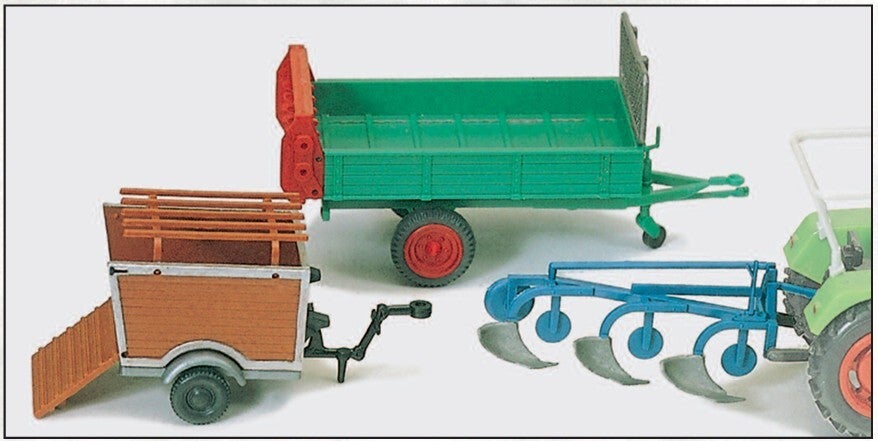 Preiser 17918 Anbaupflug, Dungstreuer, Anhänger Schweinetransport