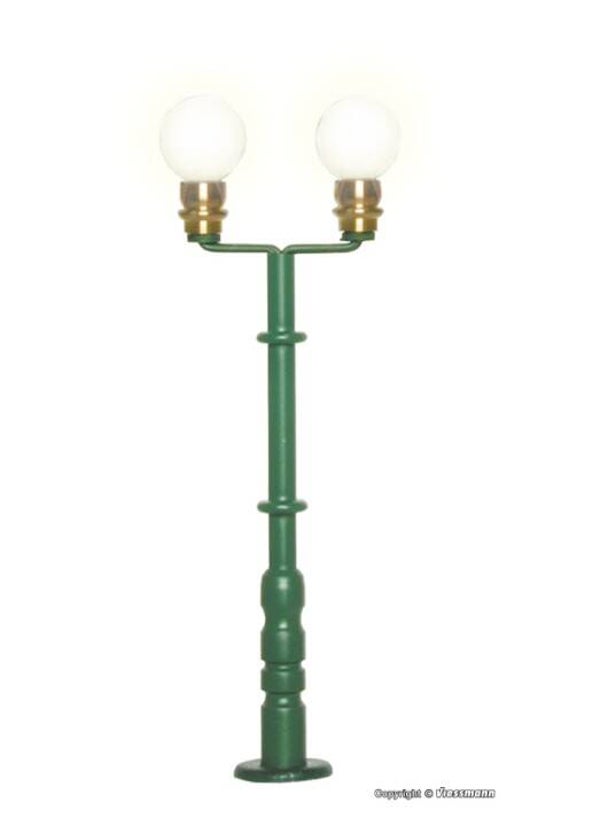 Viessmann 6305 H0 Kugelleuchte zweiflammig, grün, 2 LEDs warmweiß