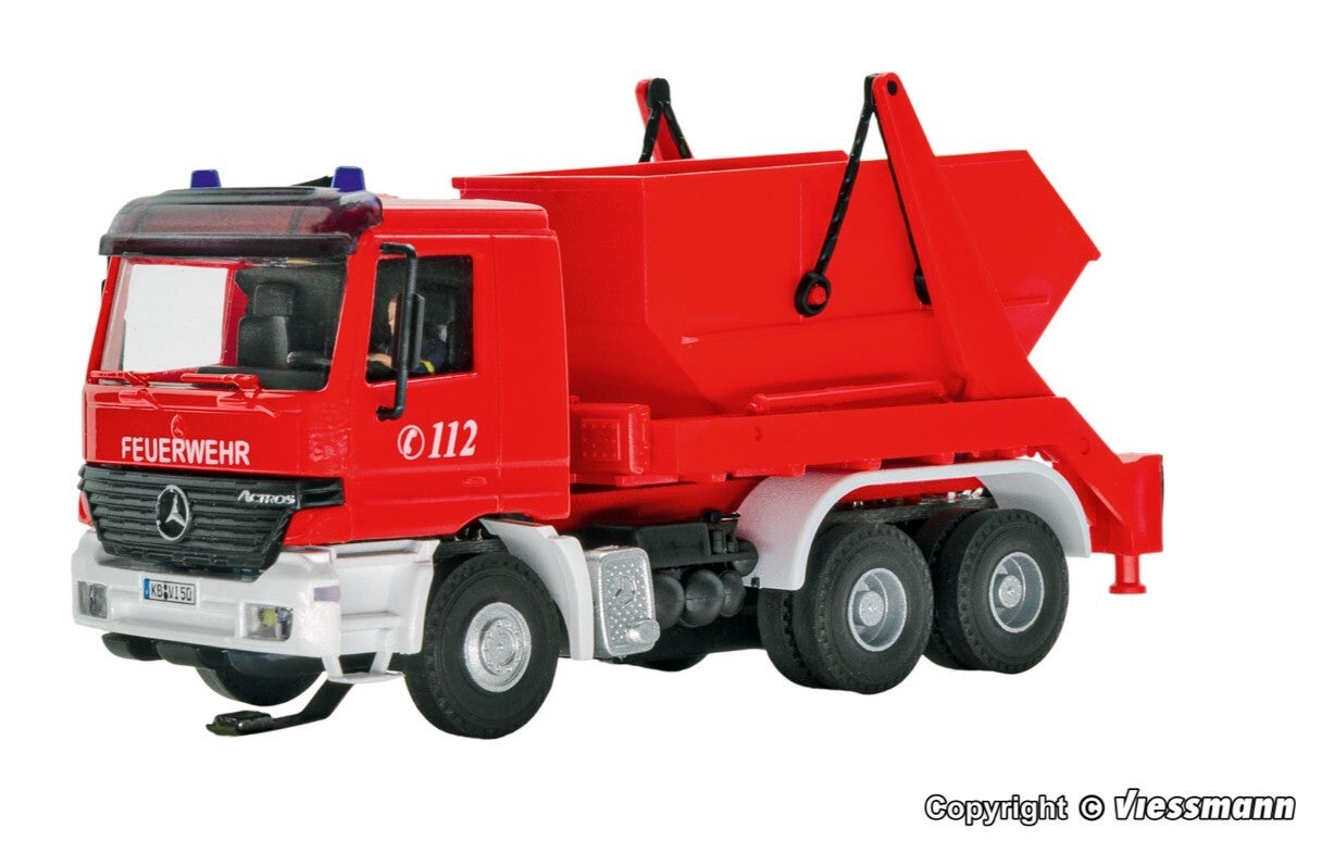 Viessmann 8053 H0 Feuerwehr MB ACTROS 3-achs Absetzkipper mit Rundumleuchten
