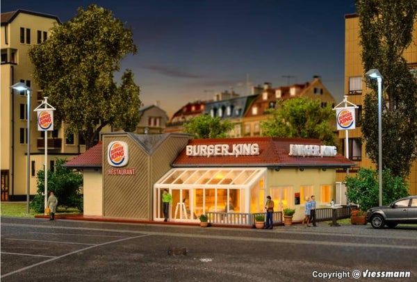 Vollmer 43632 H0 Burger King Schnellrestaurant mit Inneneinrichtung und LED-Beleuchtung