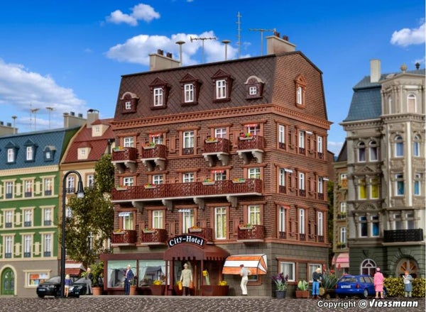 Vollmer 43782 H0 City-Hotel mit LED-Beleuchtung
