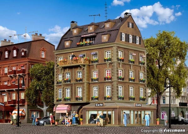 Vollmer 43783 H0 Café mit Inneneinrichtung und LED-Beleuchtung