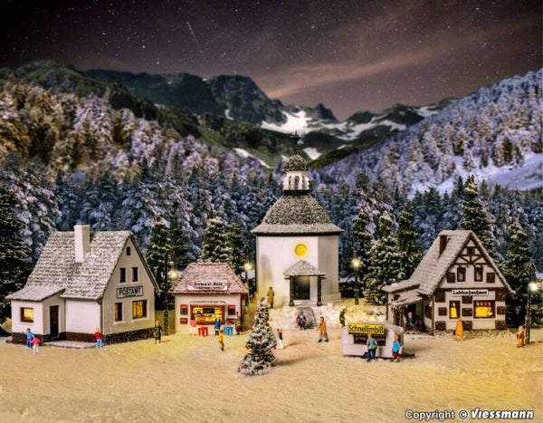 Vollmer 47613 N Weihnachtsdorf mit LED-Beleuchtung