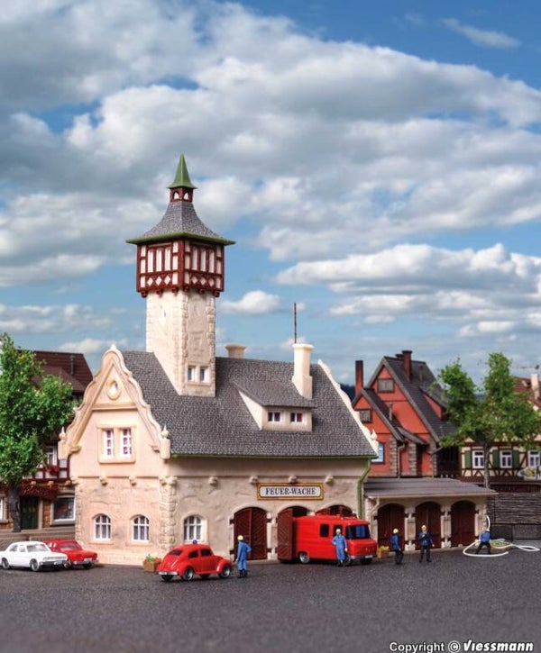 Vollmer 47781 N Dorffeuerwehr mit Garage, sechsständig