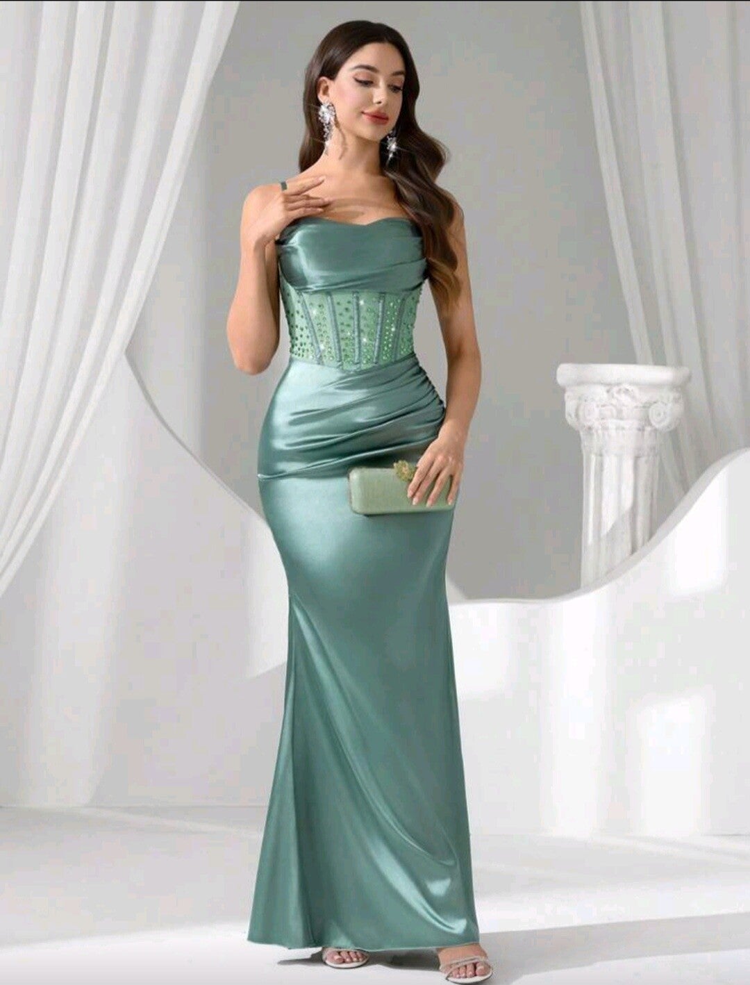 Renta de vestido color verde aqua, de tirantes, talla M