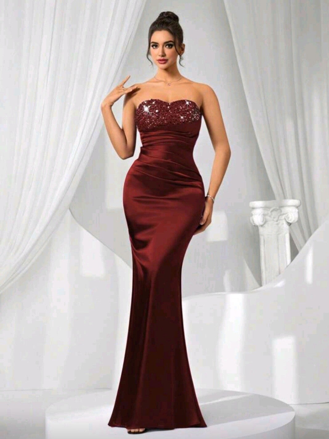 Renta de vestido strapless, color guinda, talla CH