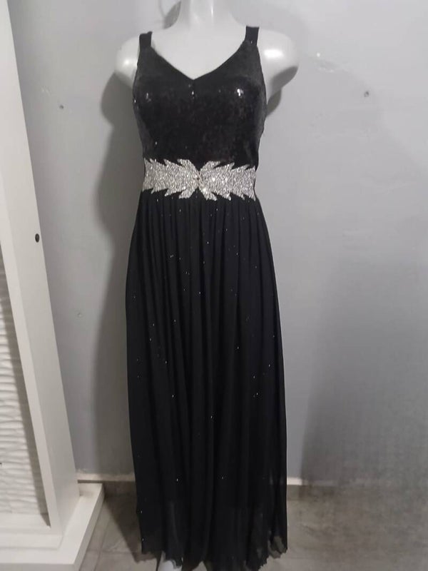 RENTA DE VESTIDO COLOR NEGRO TALLA M