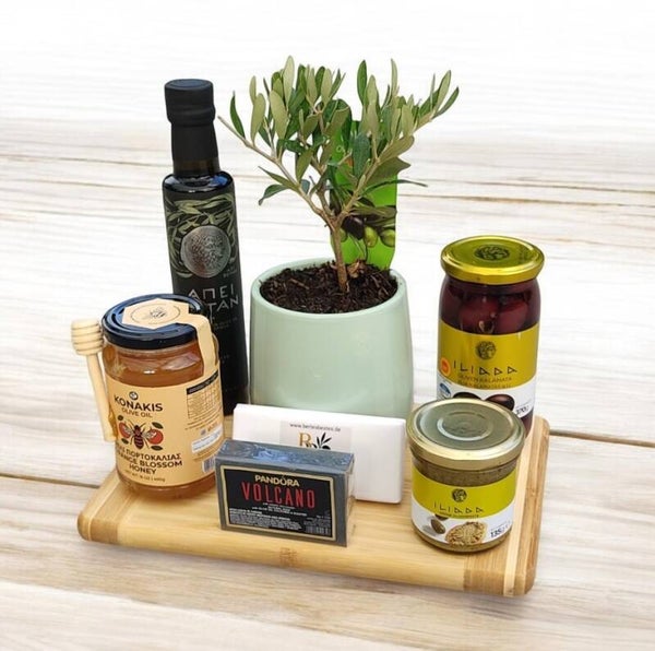 Exklusives griechisches Feinkost-Geschenkset mit Olivenbaum