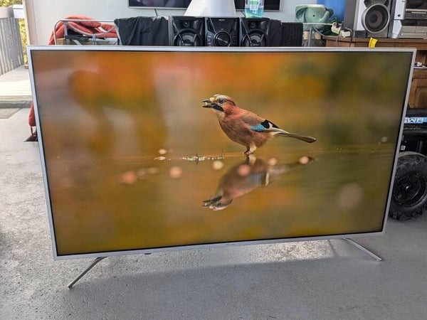Téléviseur 55" Hisense 4K ultra HD Smart Tv QLED