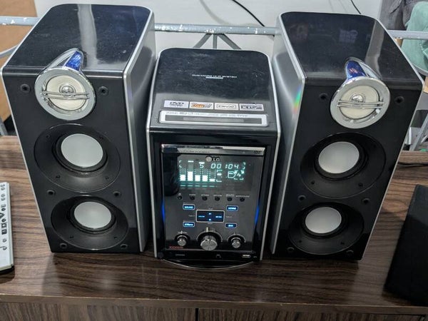Système micro Hi-Fi DVD compact LG