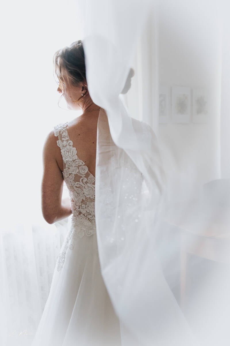 weddingd-mweb-041-standard-9h8xr1.jpg