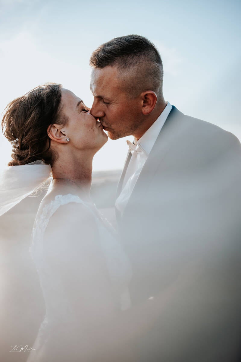 weddingd-mweb-493-standard-khwo1d.jpg