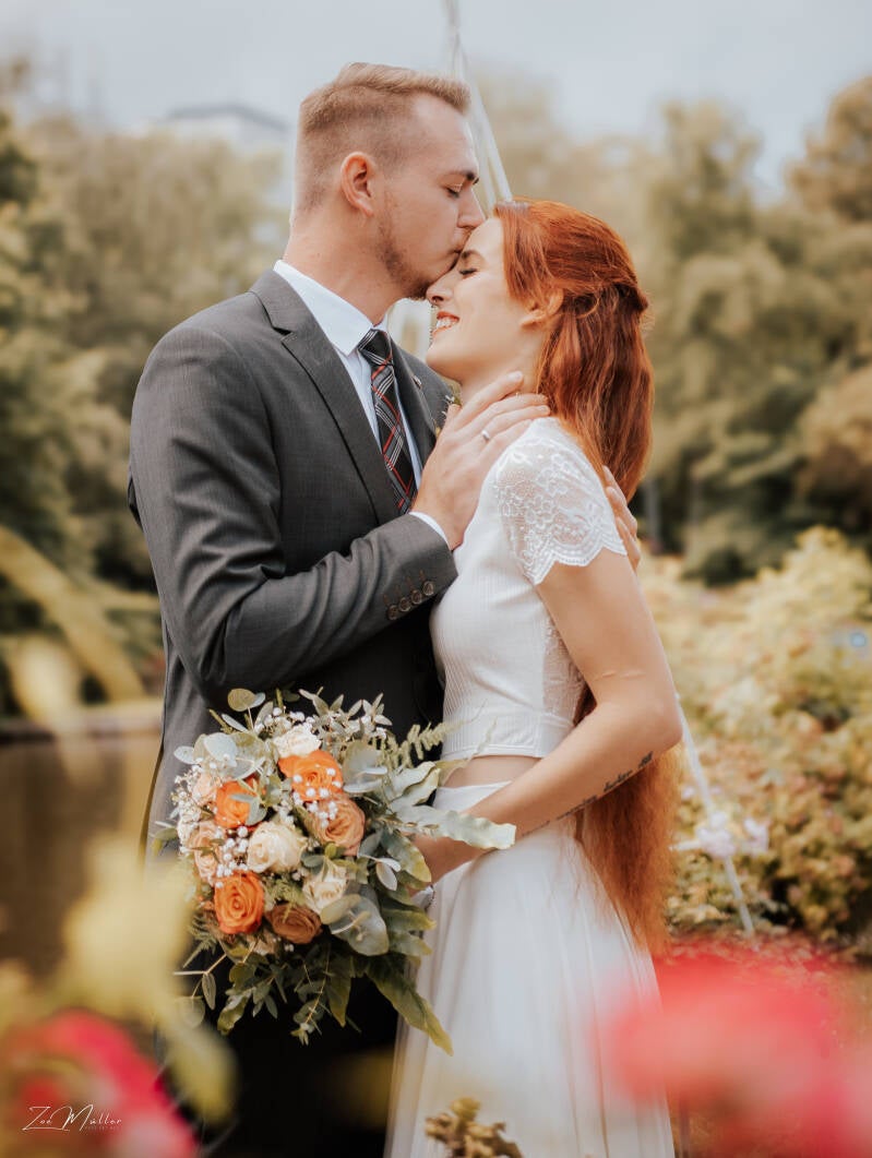 weddinglnweb-133-standard-h2c2d6.jpg
