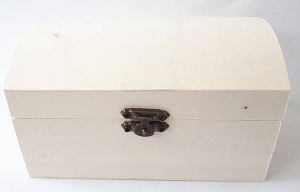 Houten schatkist met bolle deksel 14,7 x 9 x 8,2 cm