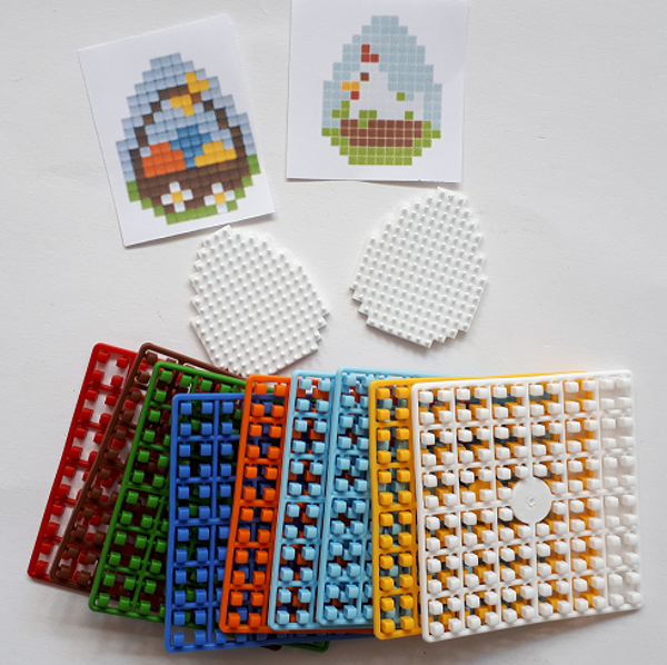 Pixelhobby 2 Paaseieren kip en mand klein pakket 3,5 x 4 cm
