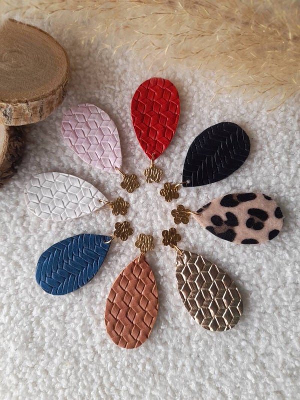 Boucles gouttes fleurs doré (9 coloris)