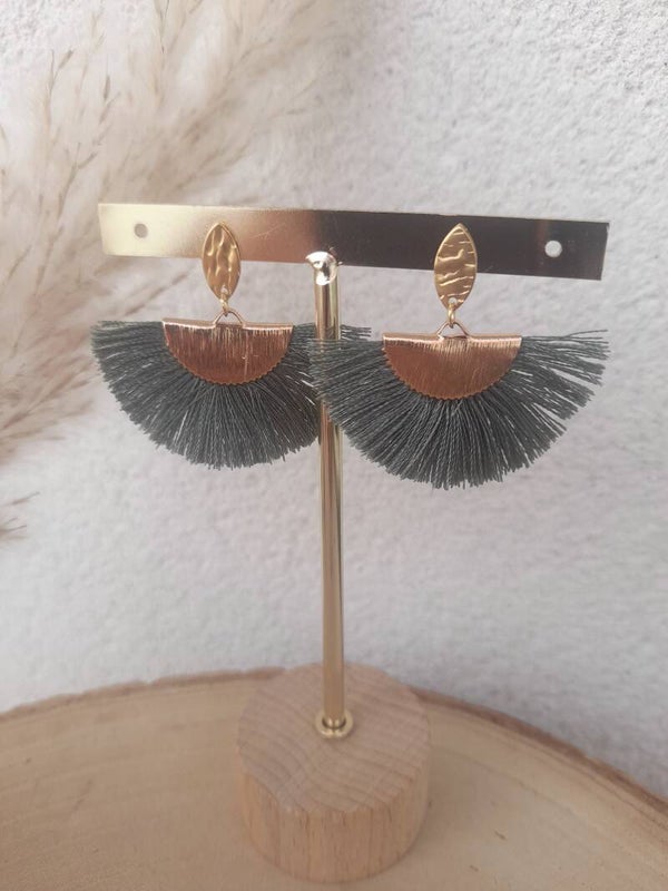 Boucles pompons kaki