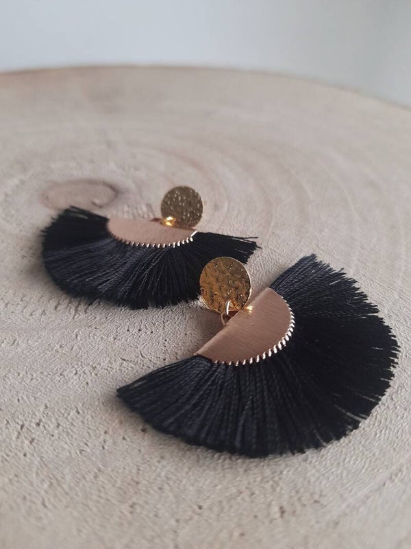 Boucles pompons noir doré 🖤