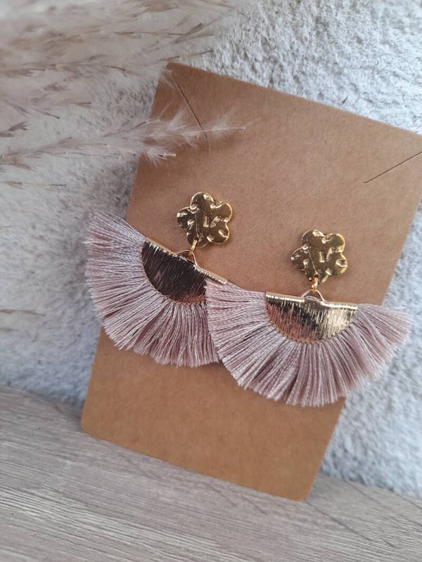 Boucles fleurs pompons