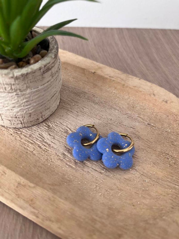 Boucles fleurs bleus