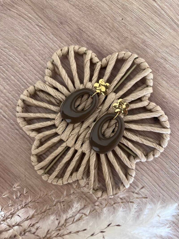 Boucles fleurs marrons