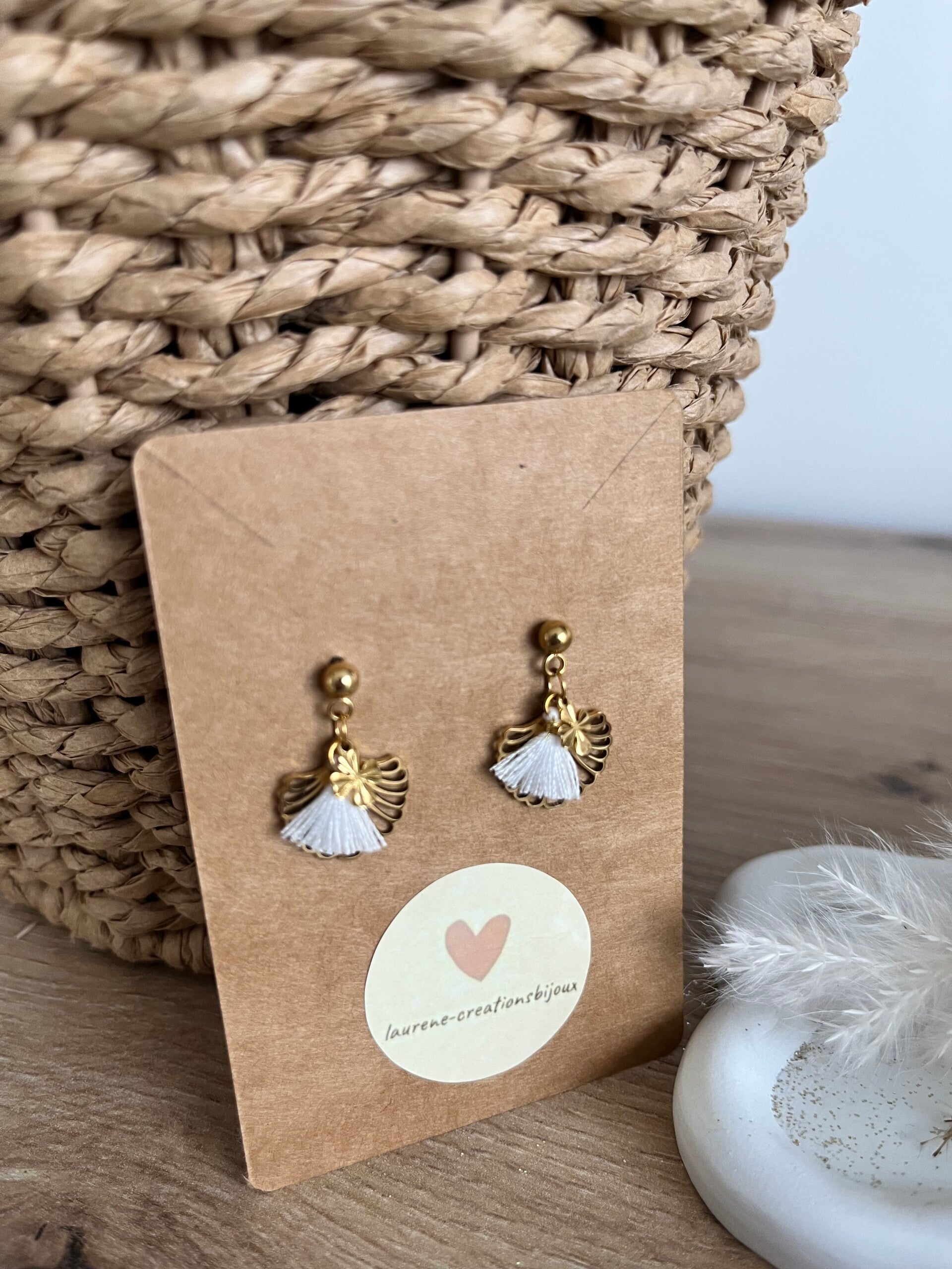 Boucles pompons blanc & trèfle