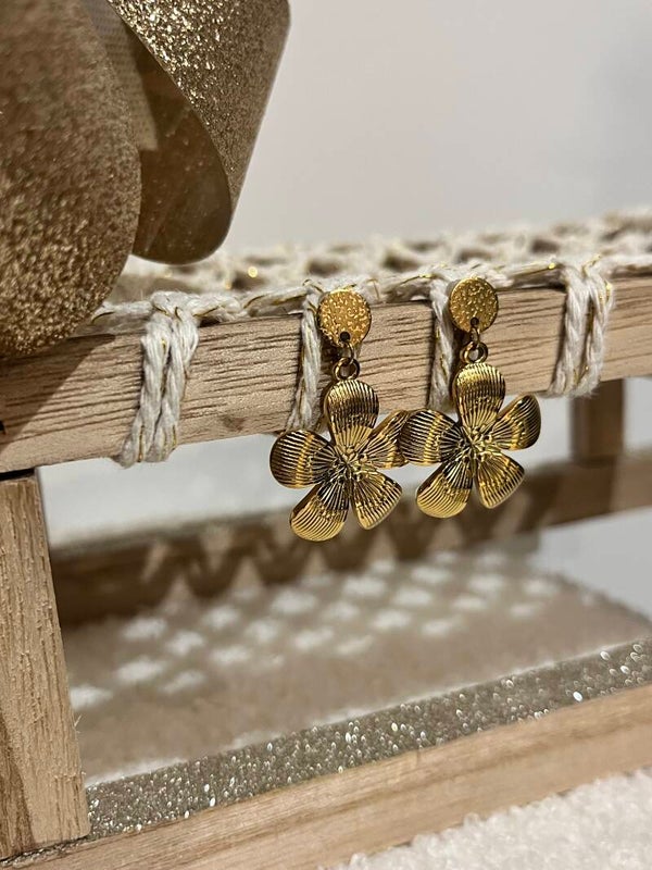 Boucles fleurs dorés
