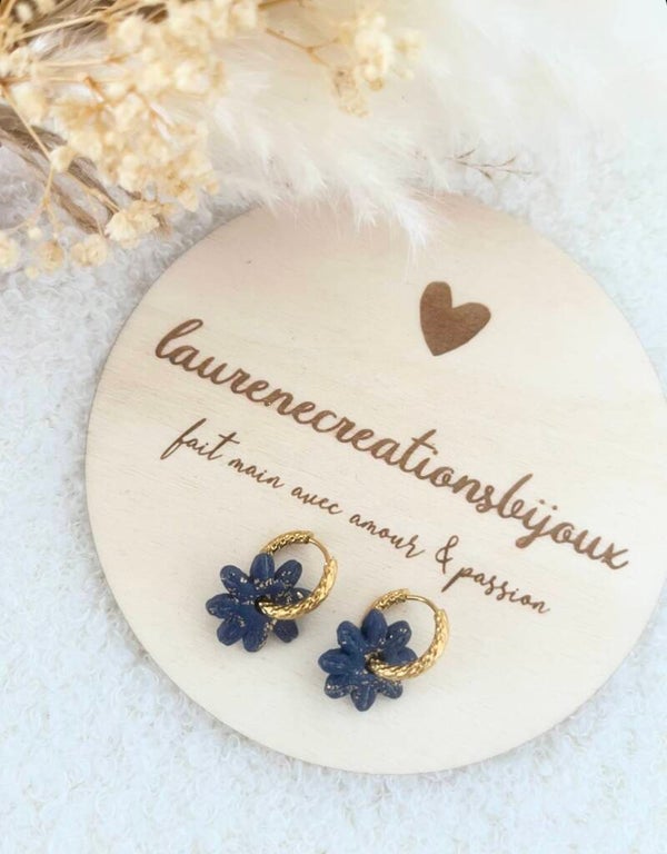 Boucles fleurs bleues