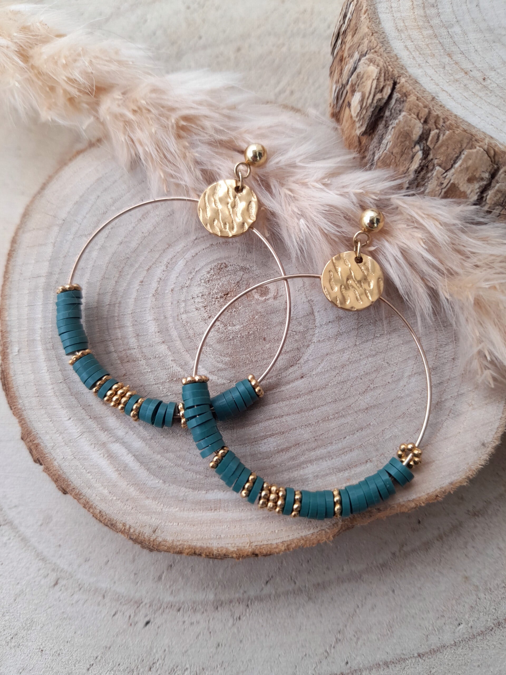 Créoles perles plates vert sapin