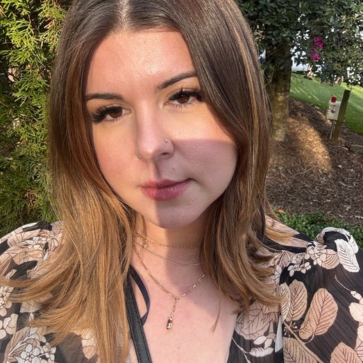 Chelsea Wallace, licnesed esthetician and owner of Sugar Bloom Studio in Alpharetta GA, specializing in brazilian waxing, sugaring, and brow services.