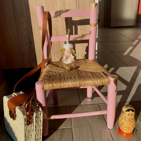 Chaise enfant rose et or