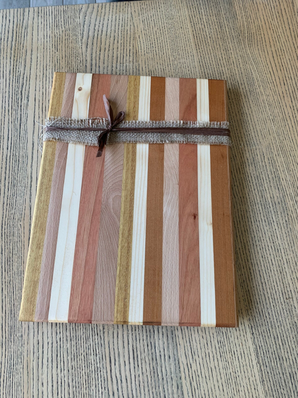 Plateau apéritif, tapis, fromages, en bois multi-essences
