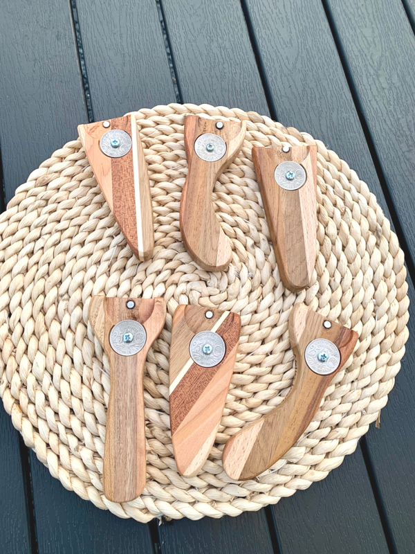 Décapsuleur multi essences de bois et pièces anciennes