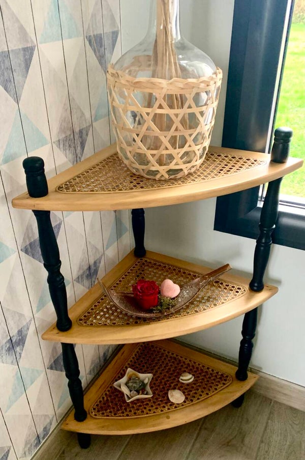 Etagère d'angle bois et cannage