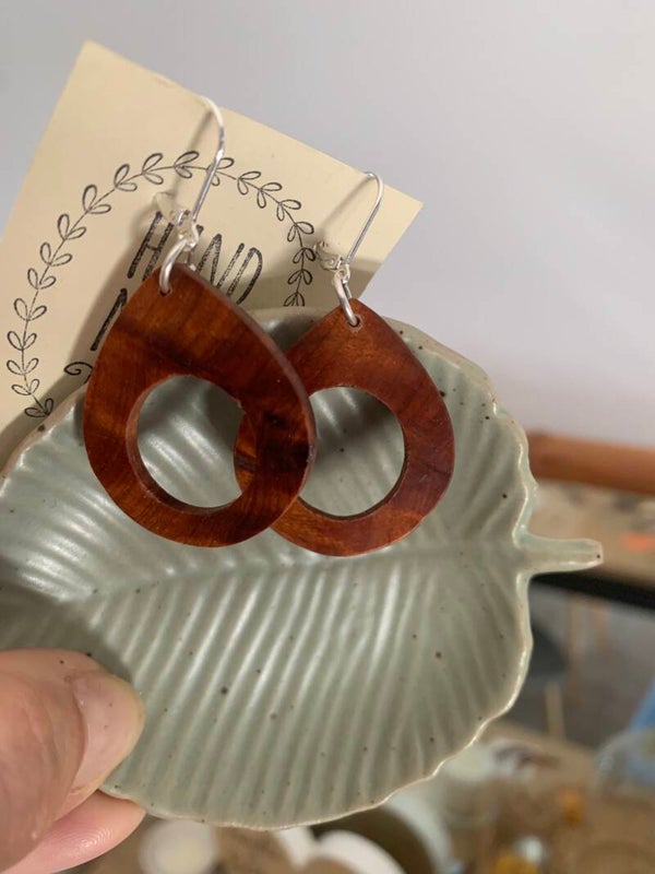 Boucles d'oreilles en bois ( loupe de thuya)