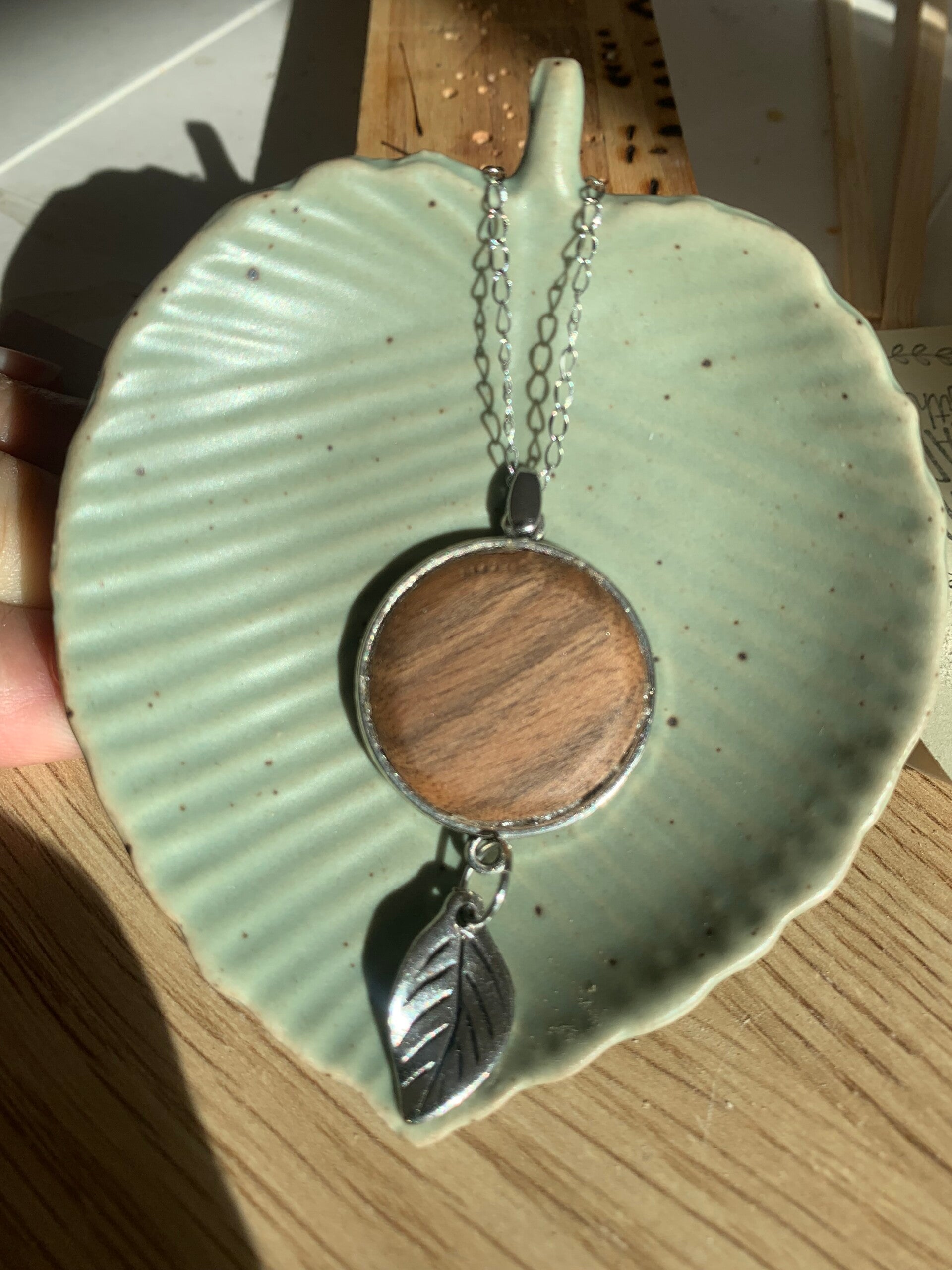 Collier cabochon rond et bois