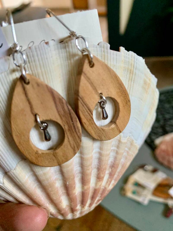 Boucles d'oreilles pendantes en olivier