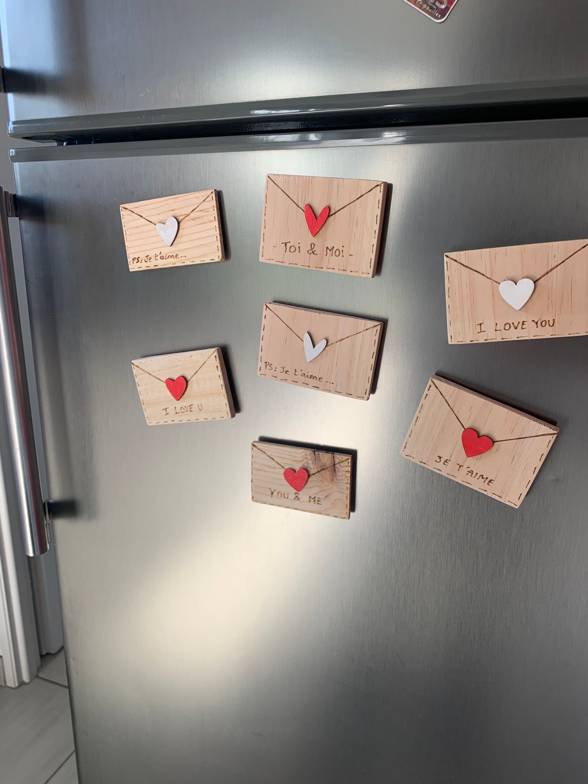 Magnet lettre d'amour en bois