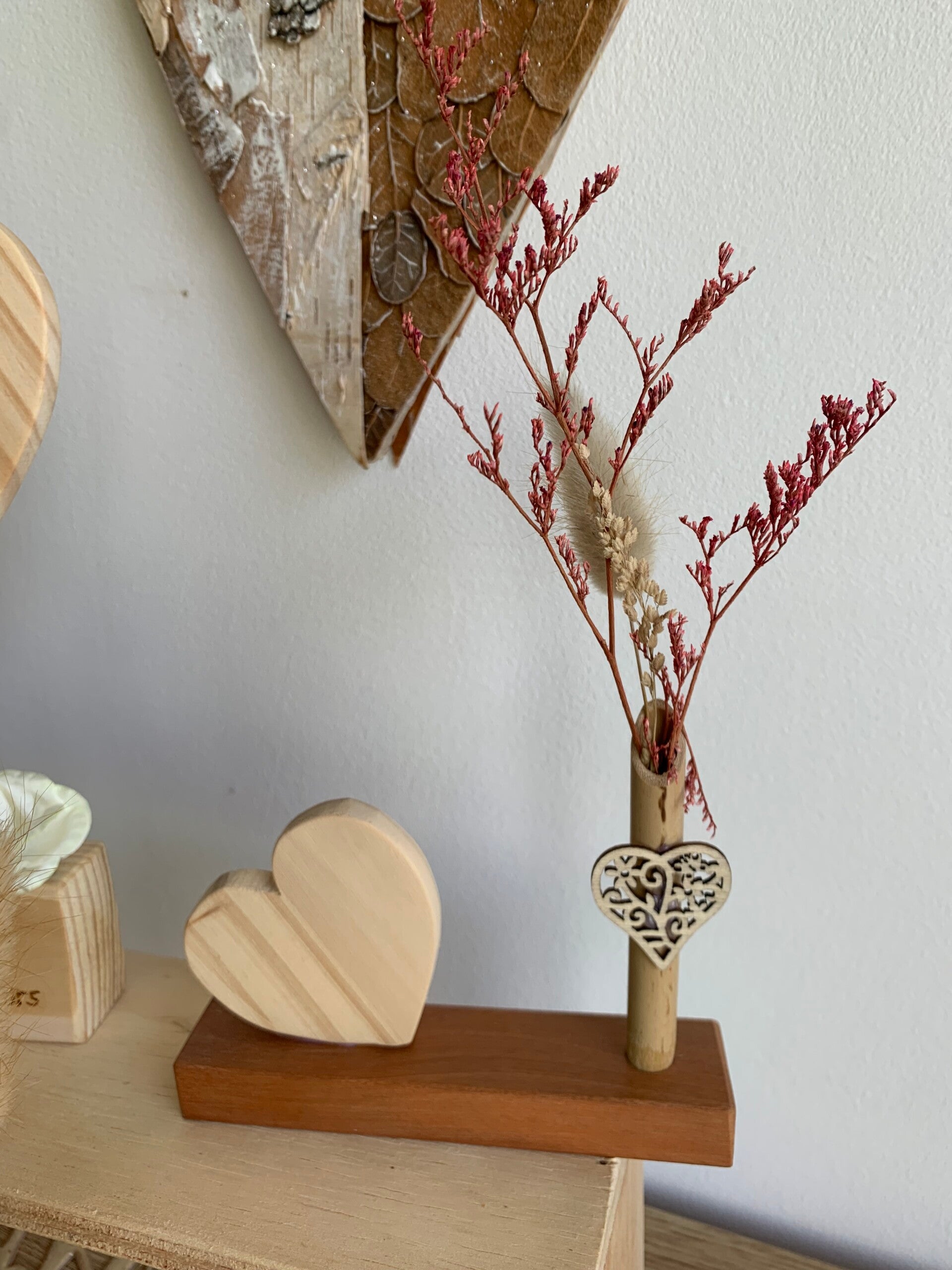 Cadeau pour une personne chère, en bois et fleurs séchées