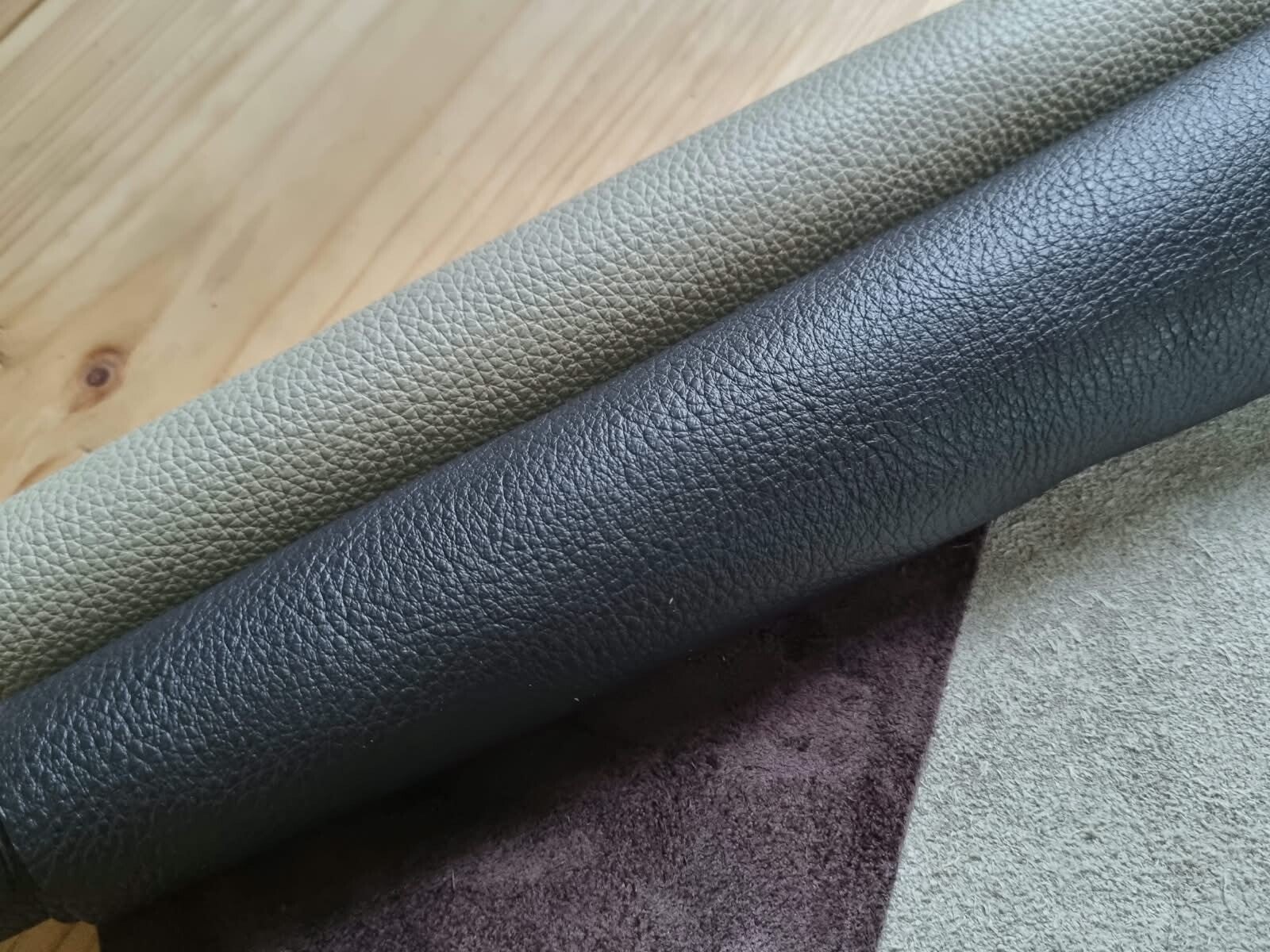 0,8/1,0mm bieza Matēta, gluda, neelastīga, viegli šujama āda - Lokšņu izmēri A4 līdz A3