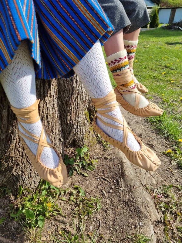 Tradicionālās ādas pastalas