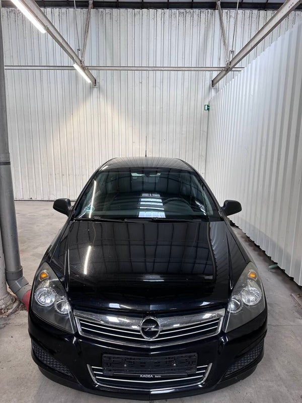 OPEL ASRTA 1.6 110 JAHRE