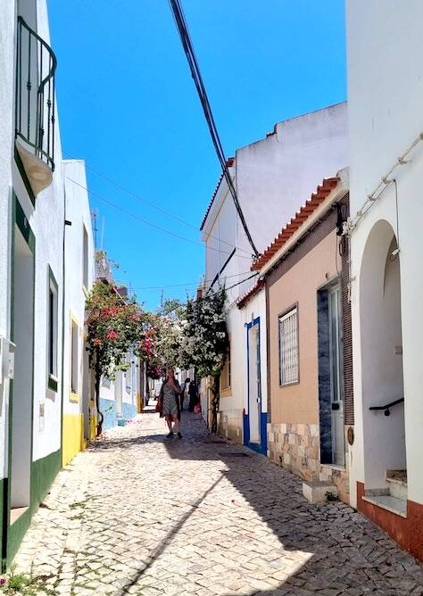 Foto tekst Universiteit Utrecht, domtoren, workshop, Design,Expo,Amber Houweling,creatief,vrouwelijke kunstenaar, Utrecht,kunstwerken,schilderijen,kunst plexiglas,schilderij,moderne kunst,urban city art,moderne kunst, Domcityart, kunstgalerie Utrecht