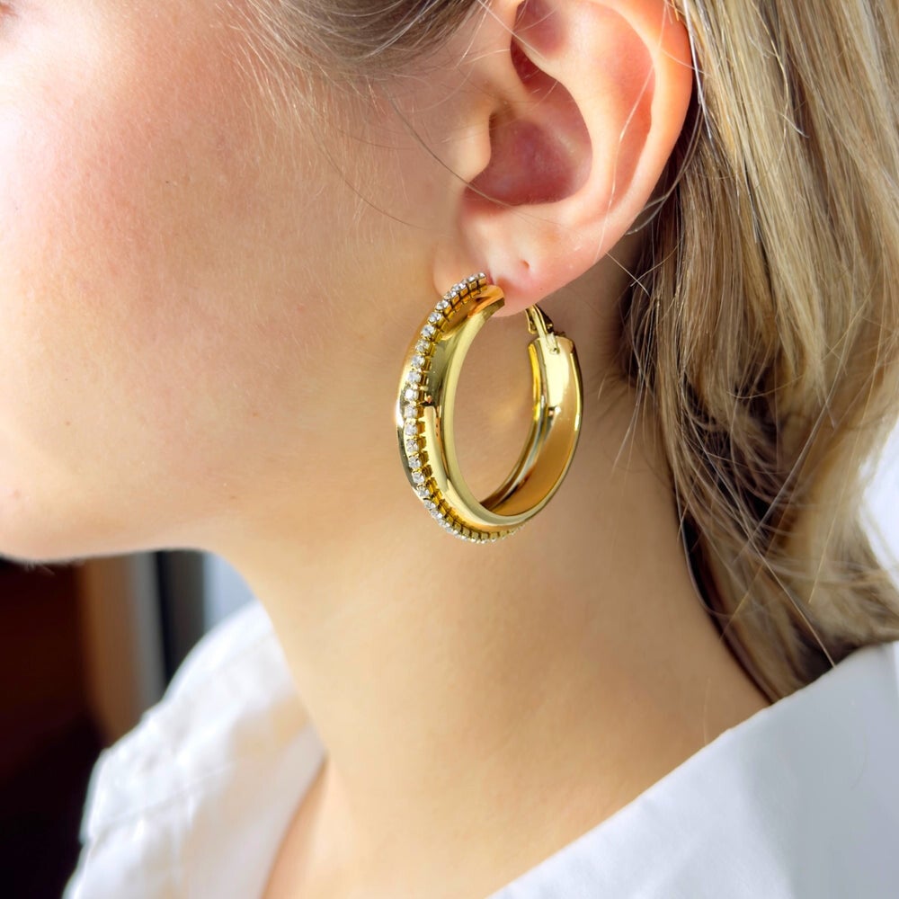 Middle strass hoops goud