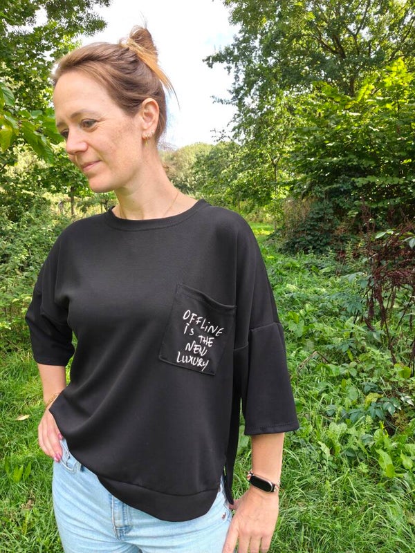 Dames modal shirt ‘Offline is the new luxury' zwart