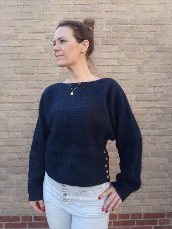 Trui met brede hals en knoopjes donkerblauw