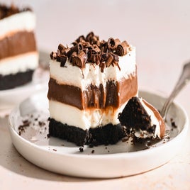 simply-recipes-chocolate-delight-lead-10-03261d5d6f6144789ada0586e20ea8e2-standard.jpg