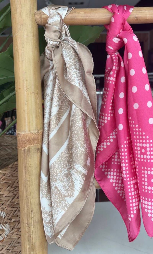 Sjaaltje Satijnlook Print - Beige, wit