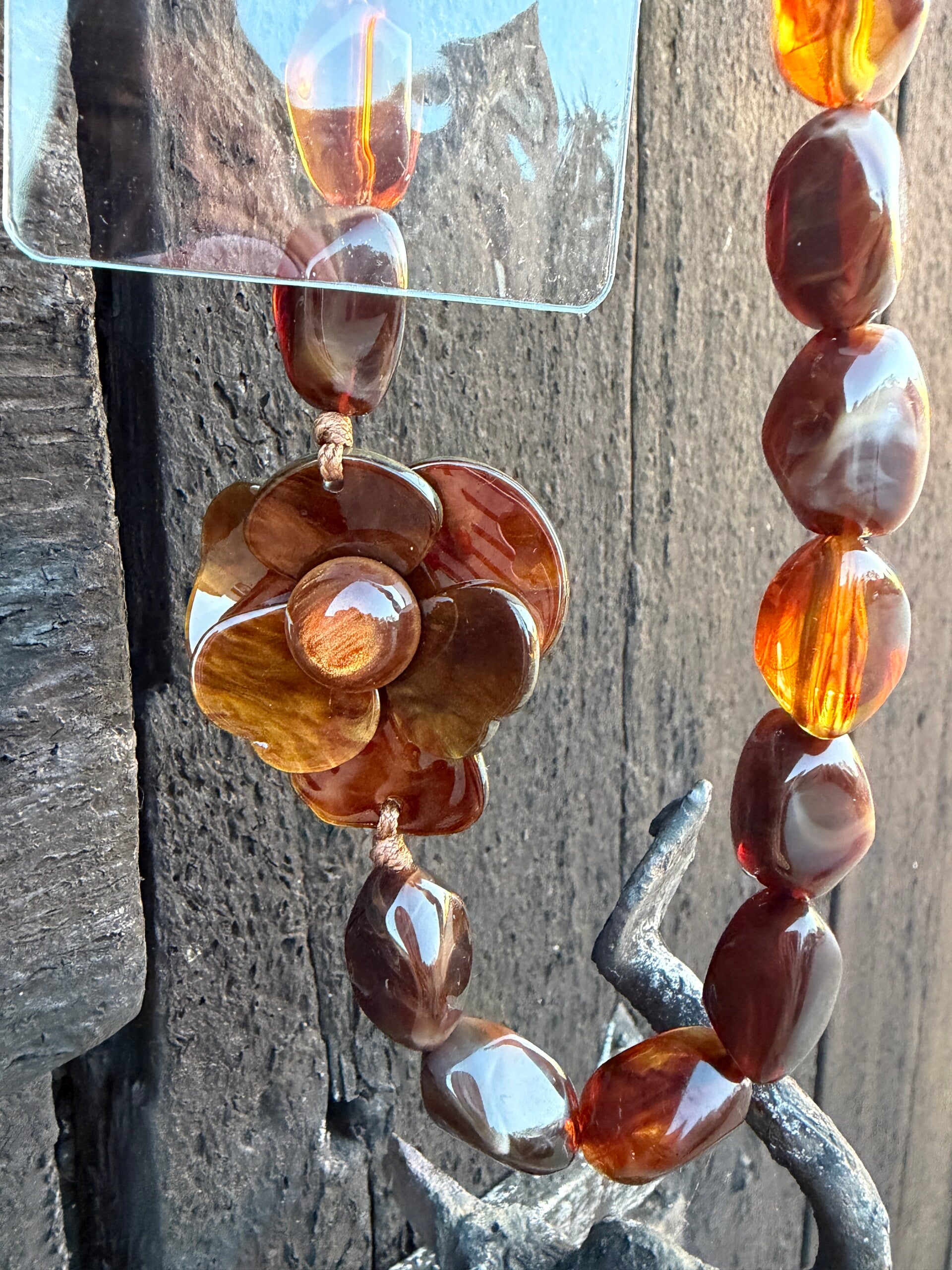Telefoonketting Bloem  - Bruin
