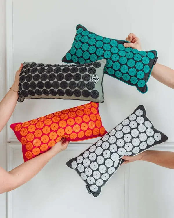 SPIJKERKUSSEN FLOWEE